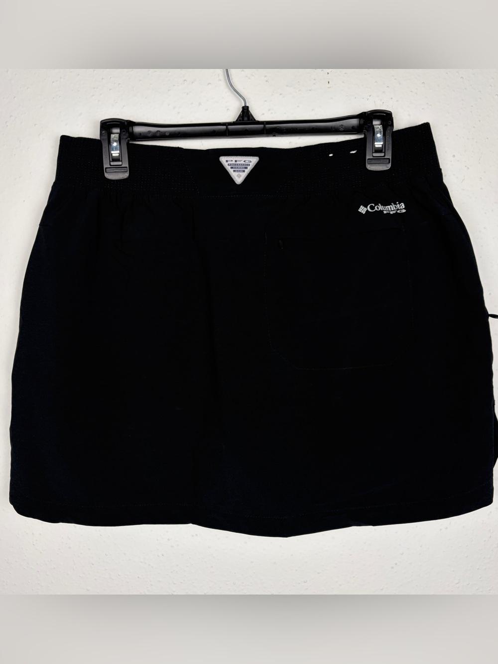 Columbia Black Hiking Skort | Built-In Shorts & 3 Zip Pockets | M